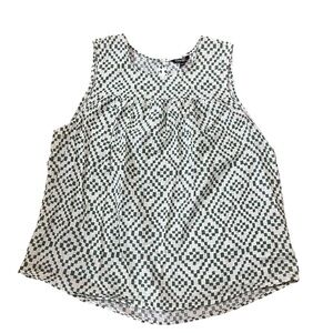 NWOT • Green and Off-White Sleeveless Top